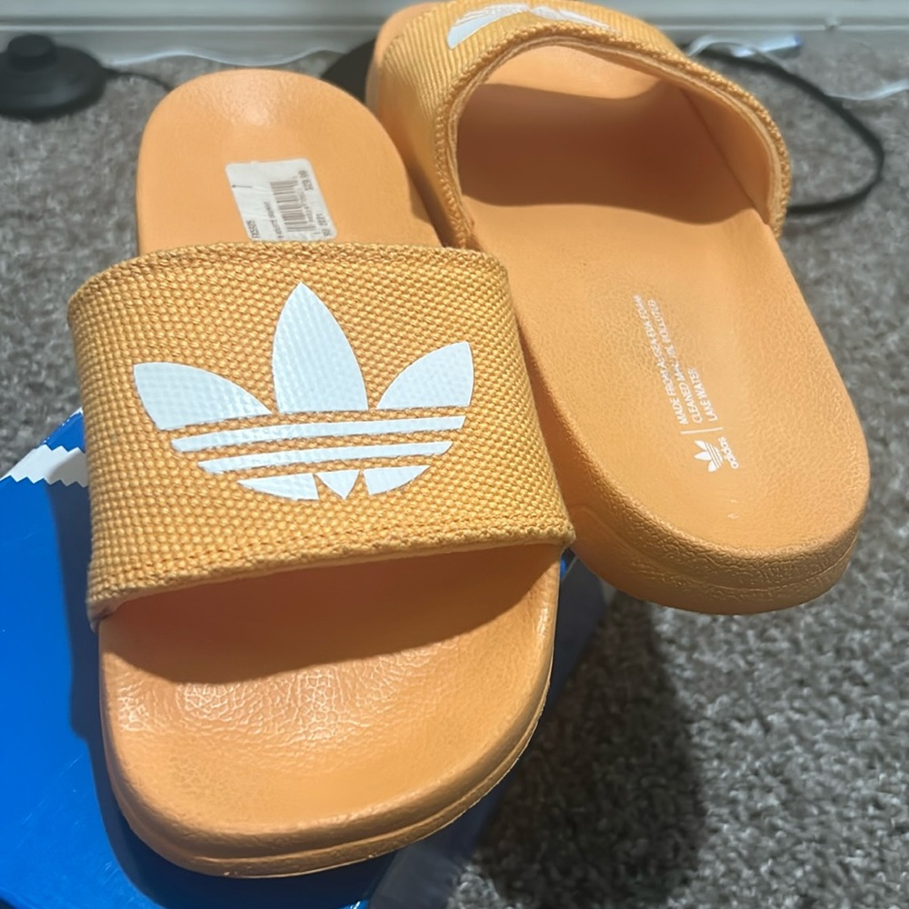 Women size 7, never been worn